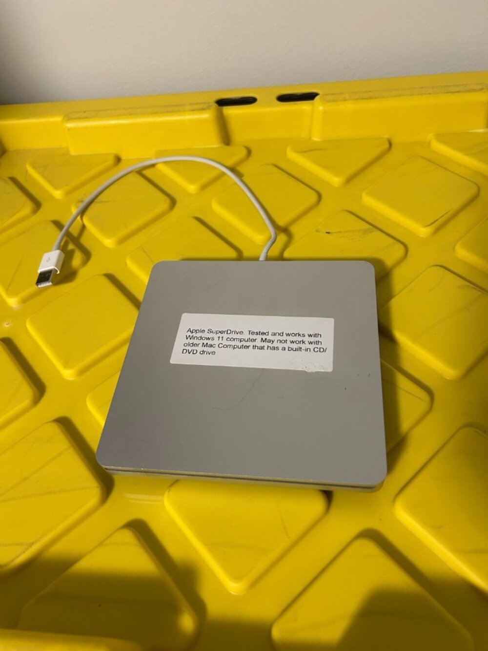 Apple USB SuperDrive External CD DVD Drive Burner Reader Writer Aluminum